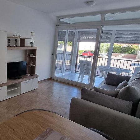 Apartmani Sunce I More Premantura Exterior photo