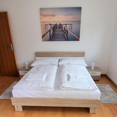 Apartmani Sunce I More Premantura Exterior photo