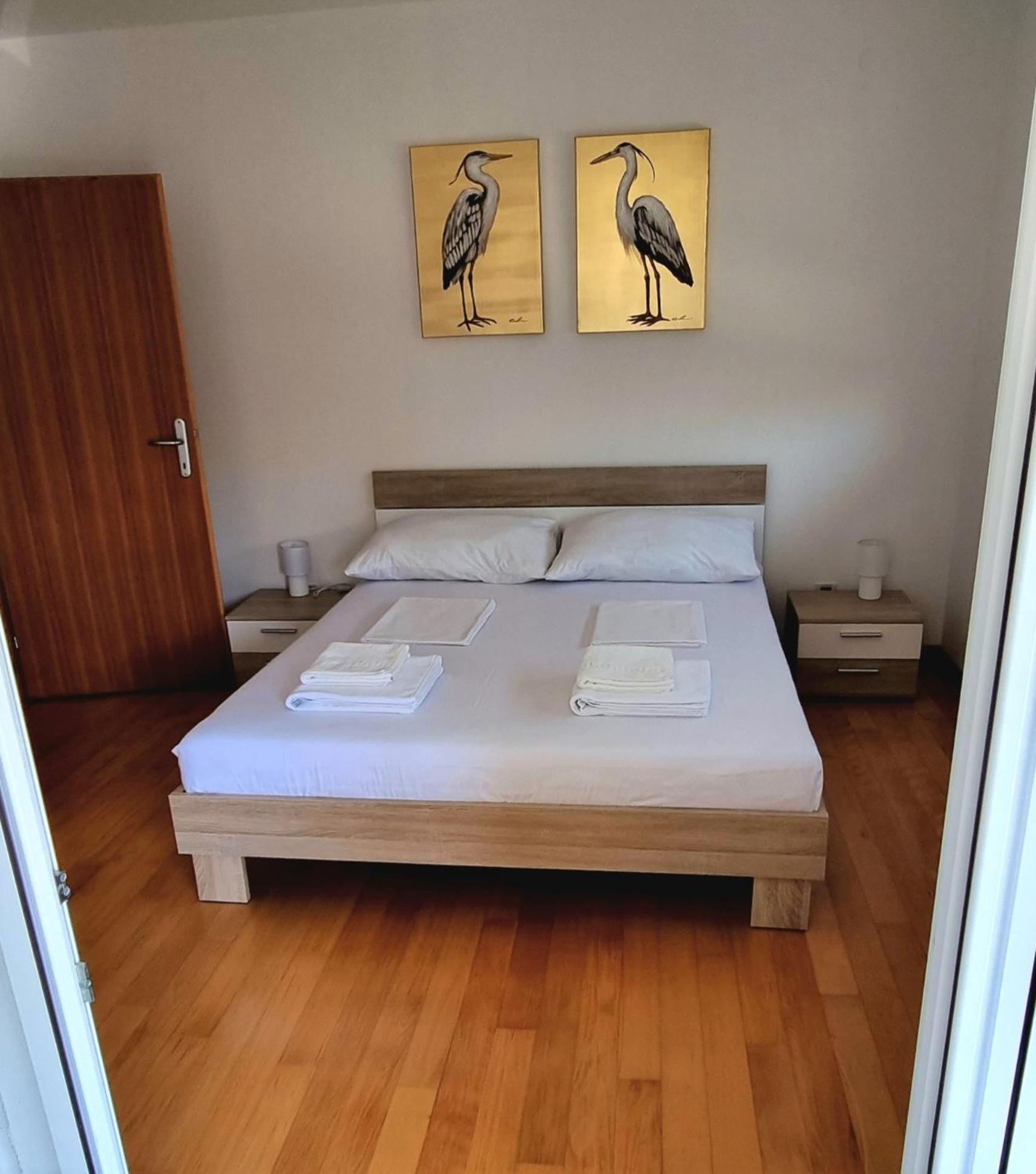 Apartmani Sunce I More Premantura Exterior photo