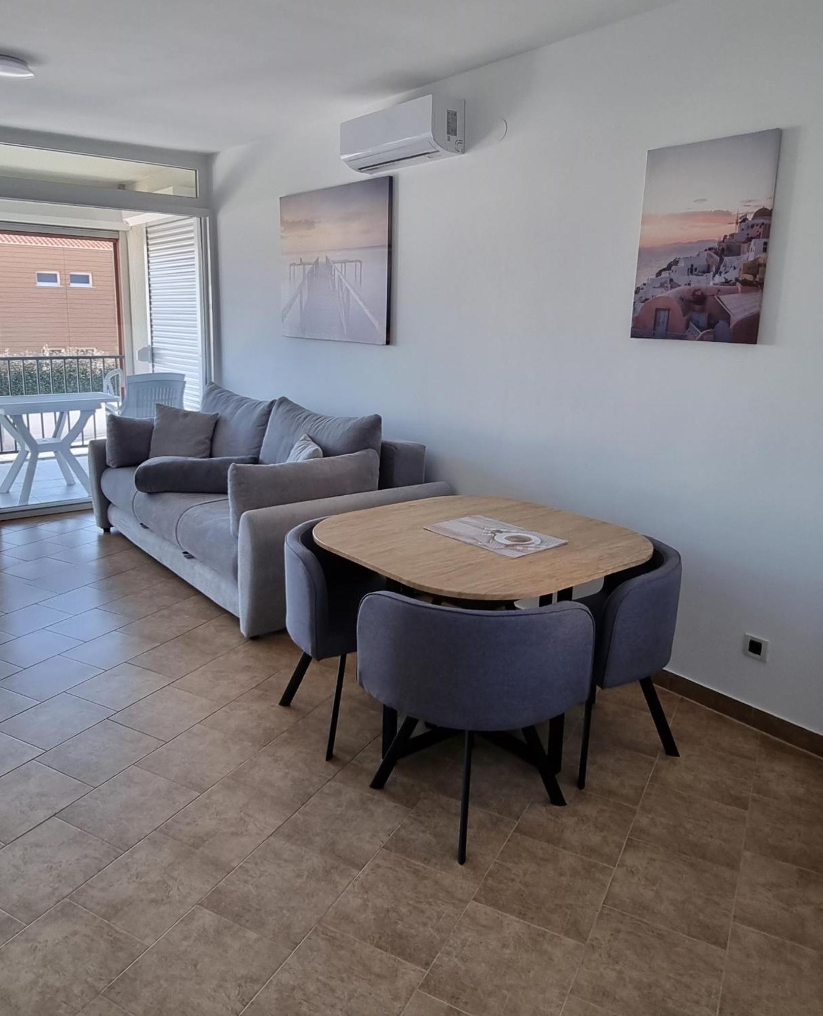 Apartmani Sunce I More Premantura Exterior photo